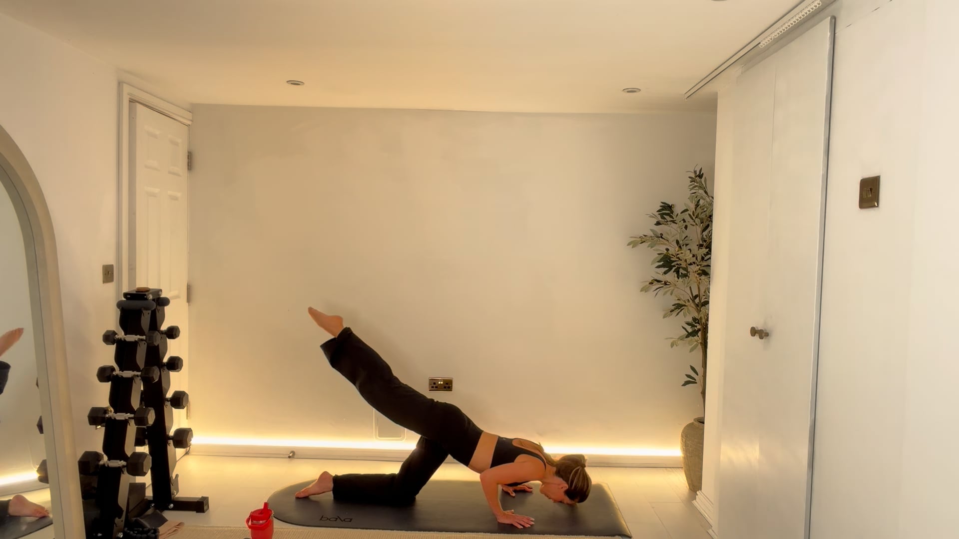 NEW 20 min Full Body Sculpt & De-bloat with Ankle Weights (Travel Friendly)