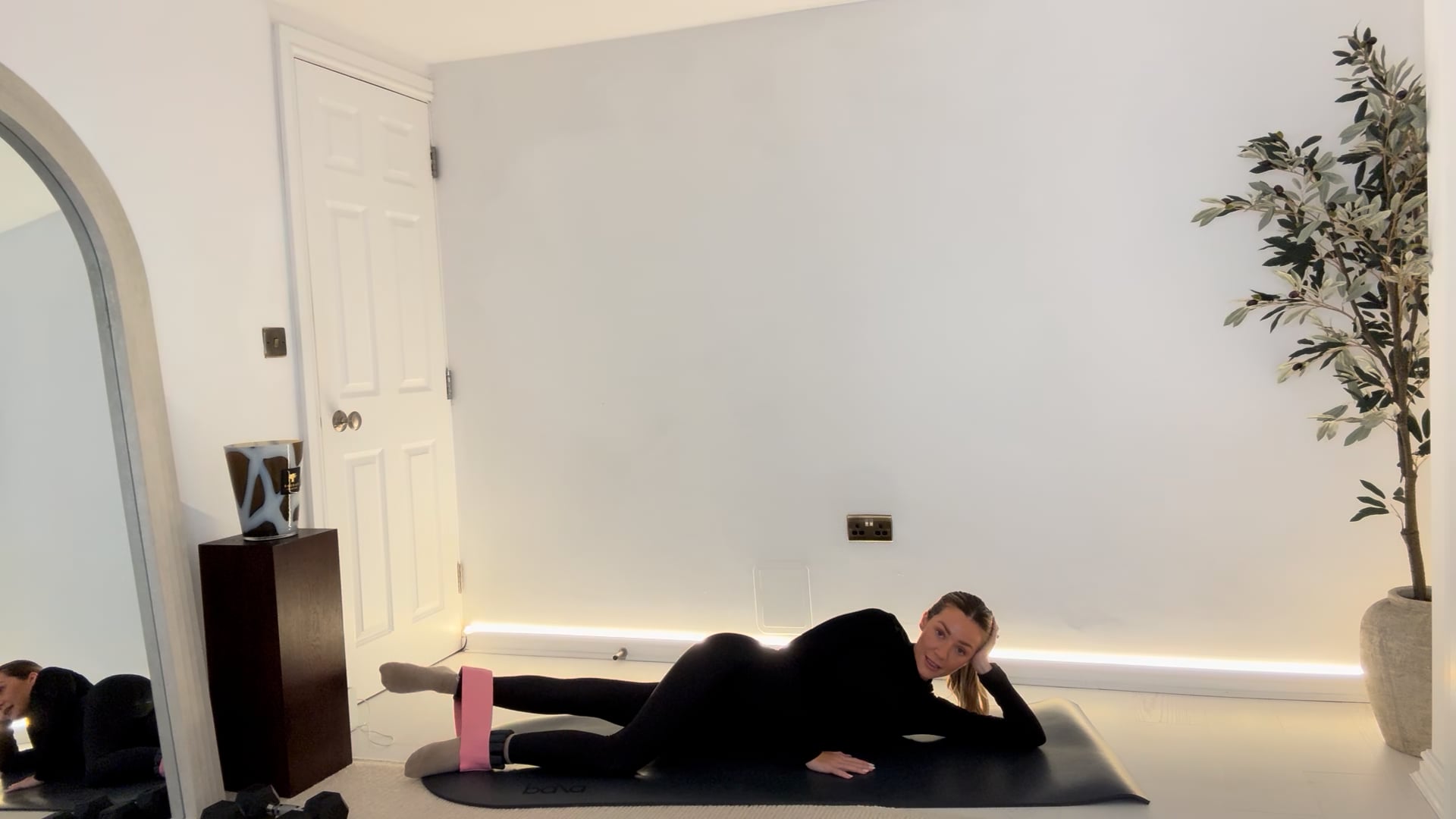 20 min Cosy Side Lying Burn with Resistance Band & Ankle Weights PP friendly