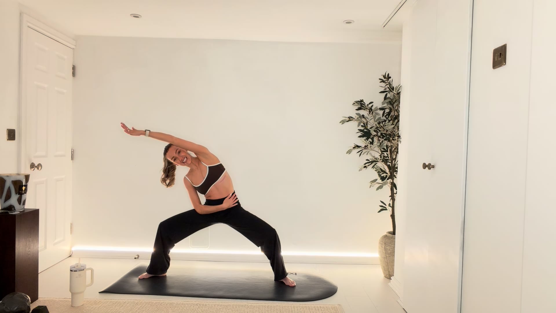 NEW 25 mins Strong Core & Long Legs with Ankle Weights