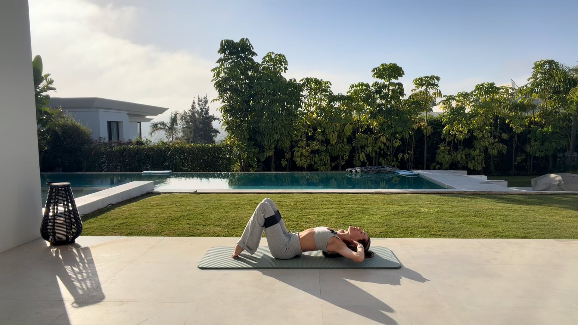 30 min Anywhere Abs & Bum with optional Ball & Band