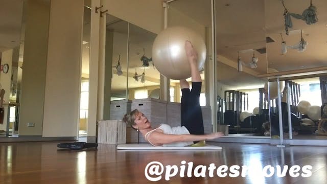 2.pilates.on.the.ball.xxii.chi-ball.100s.roll-ups.&.roll-backs