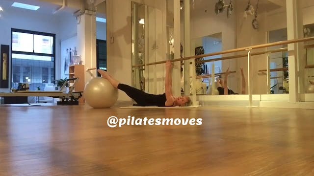 3.pilates.on.the.ball.xxxviii.mc.pelvic.bridge