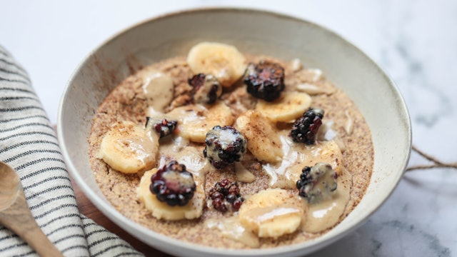 Low-Carb Flaxseed and Coconut Porridge - Serves 2
