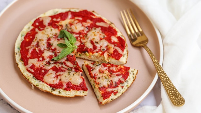 High Protein Breakfast Pizza - Serves 1