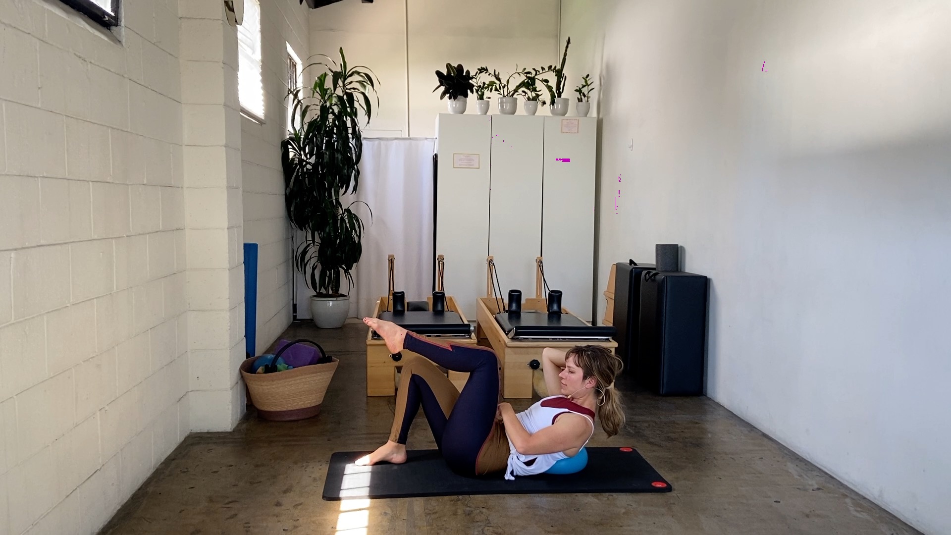 10 min Abs on the ball. Mat