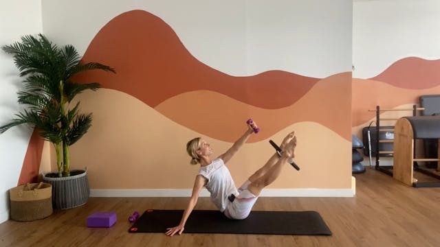 Creative Pilates Ring challenge: circ...