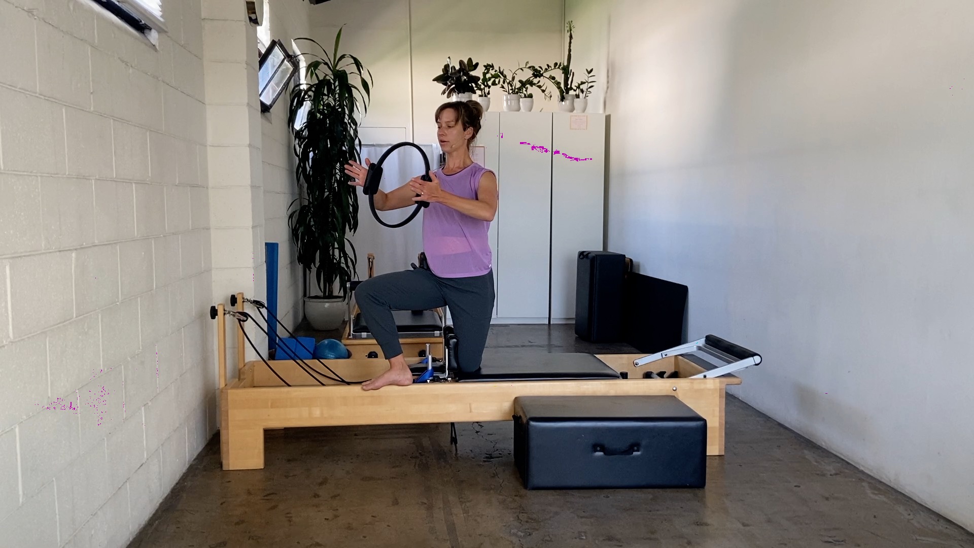 Challenging Reformer with the Pilates Circle. 50 min