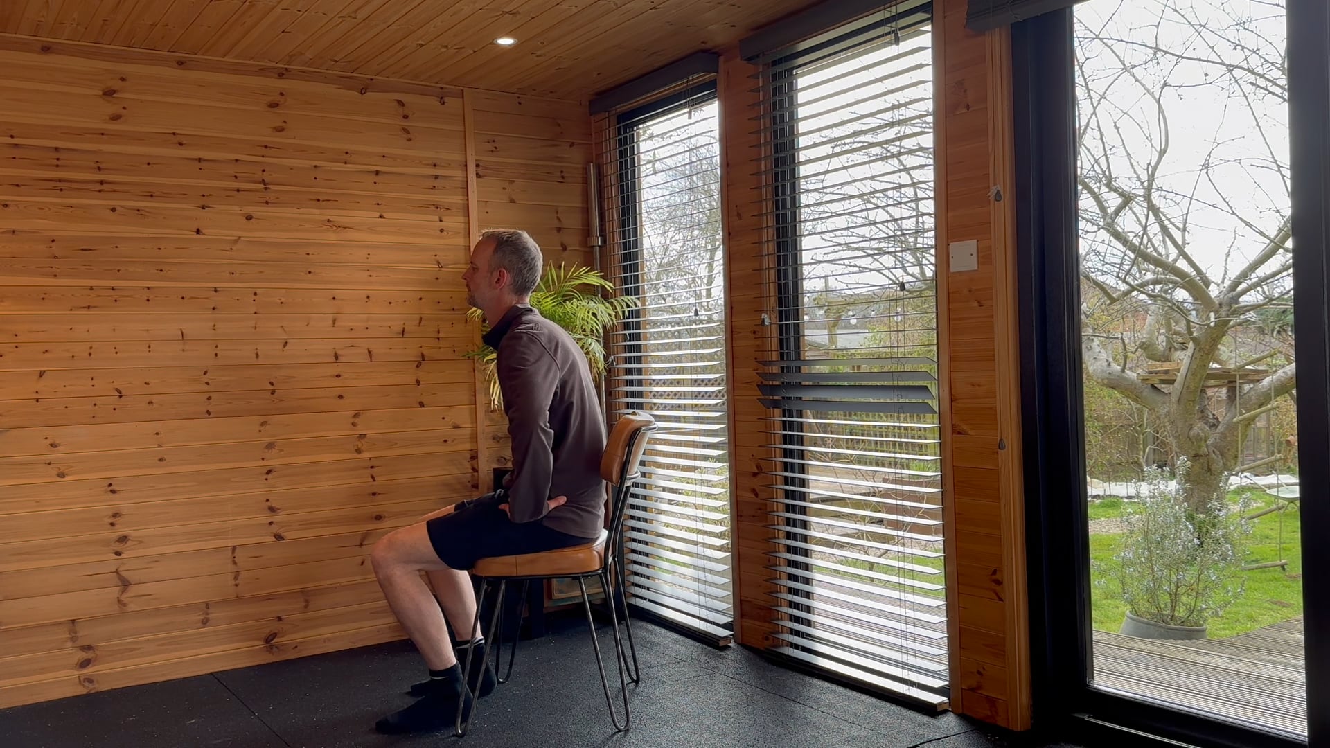 Seated break away stretch out