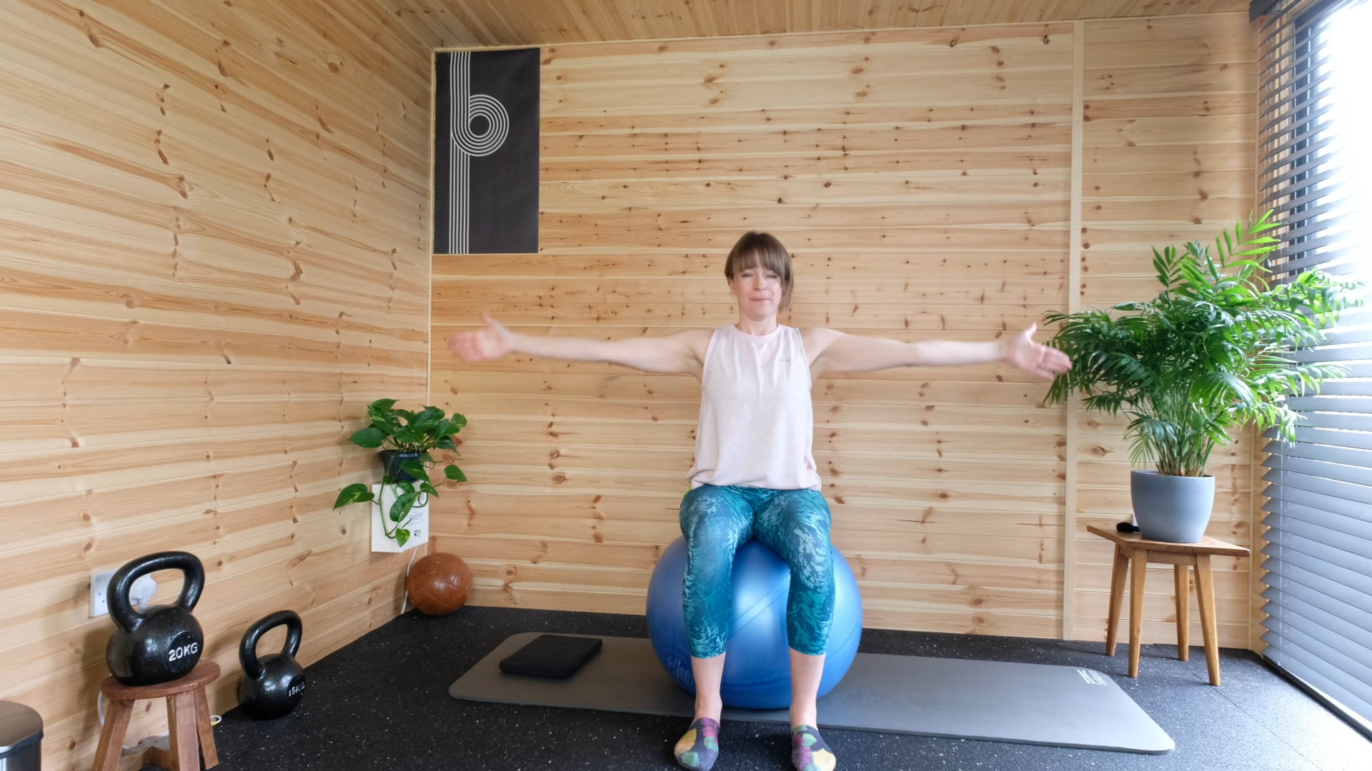 Very gentle chair based movement 