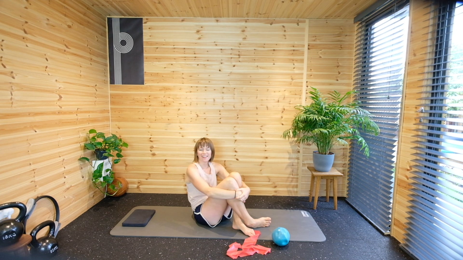 Small ball and band lying work - 3/4