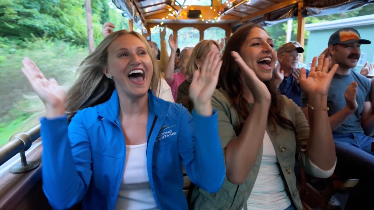 Bri & Dee | Jim Thorpe Trolley