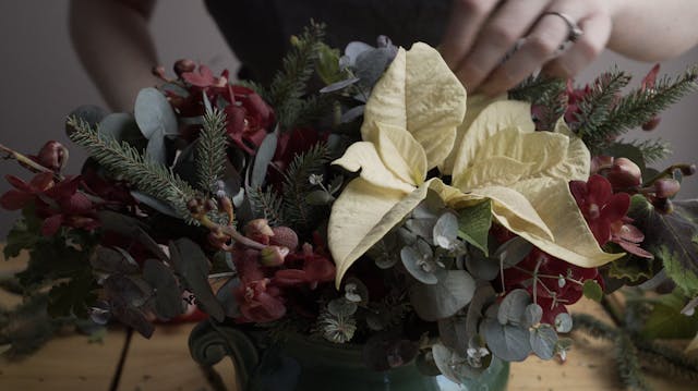 Tutorial: Simple Holiday Centerpiece