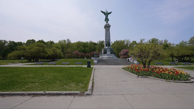 Mount Royal (4.4 miles / 7.1 km)