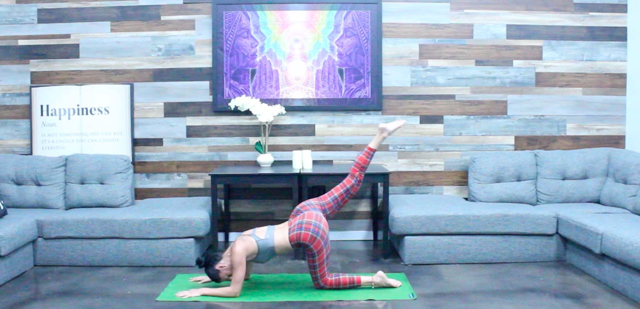 Booty Challenge Transformation 2 Sanela Yoga