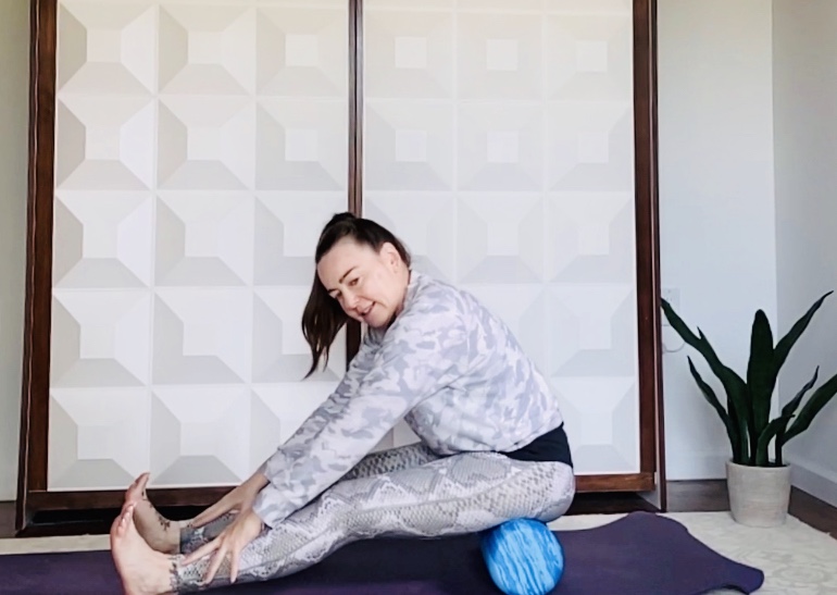 Foam rolling for lower body with Diana