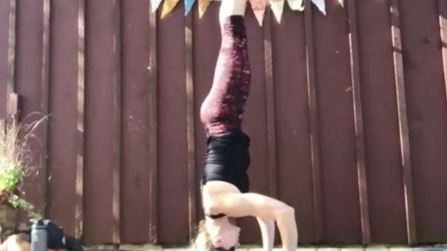 Livestream: Vinyasa + Crow to Headstand with Cindy 