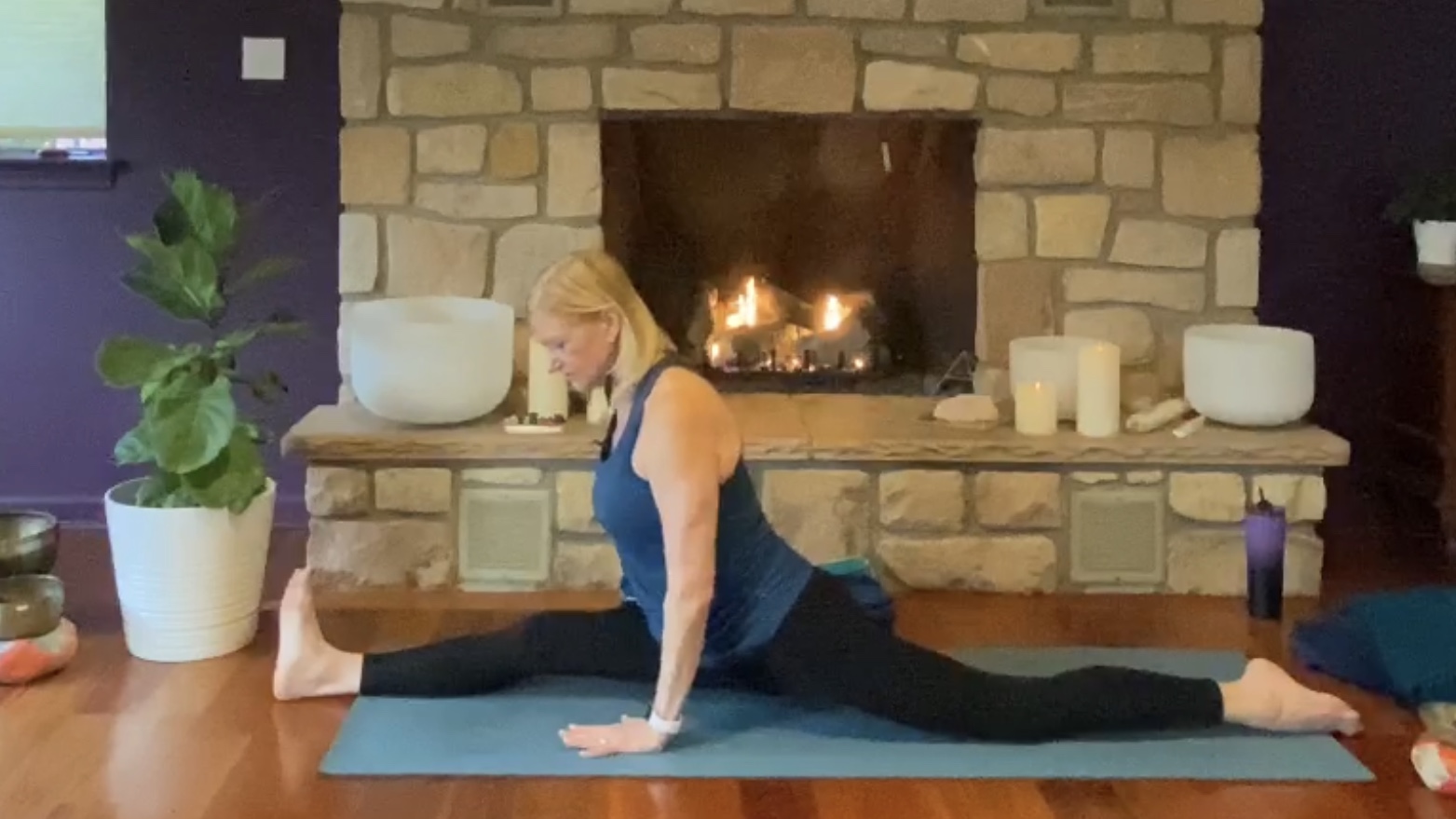 Hip Opening and  Split Sequence Flow with Liz