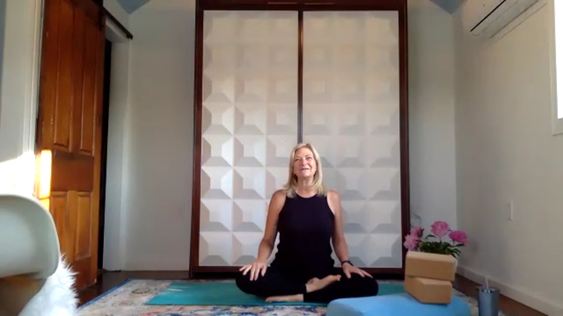 Opening the Shoulders Mindful Practice with Liz