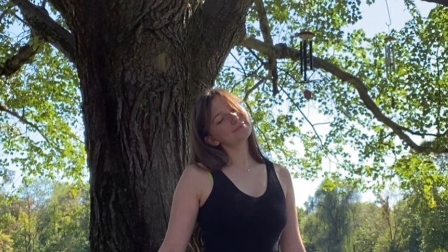 Chakra Meditation for Peace + Balance with Leslie