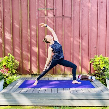 Fireside Gentle Yoga to Decompress wi...
