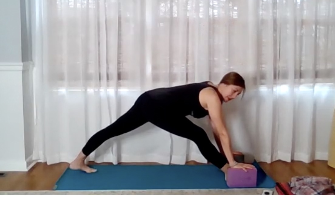 Alignment -Based Vinyasa with Kelly 