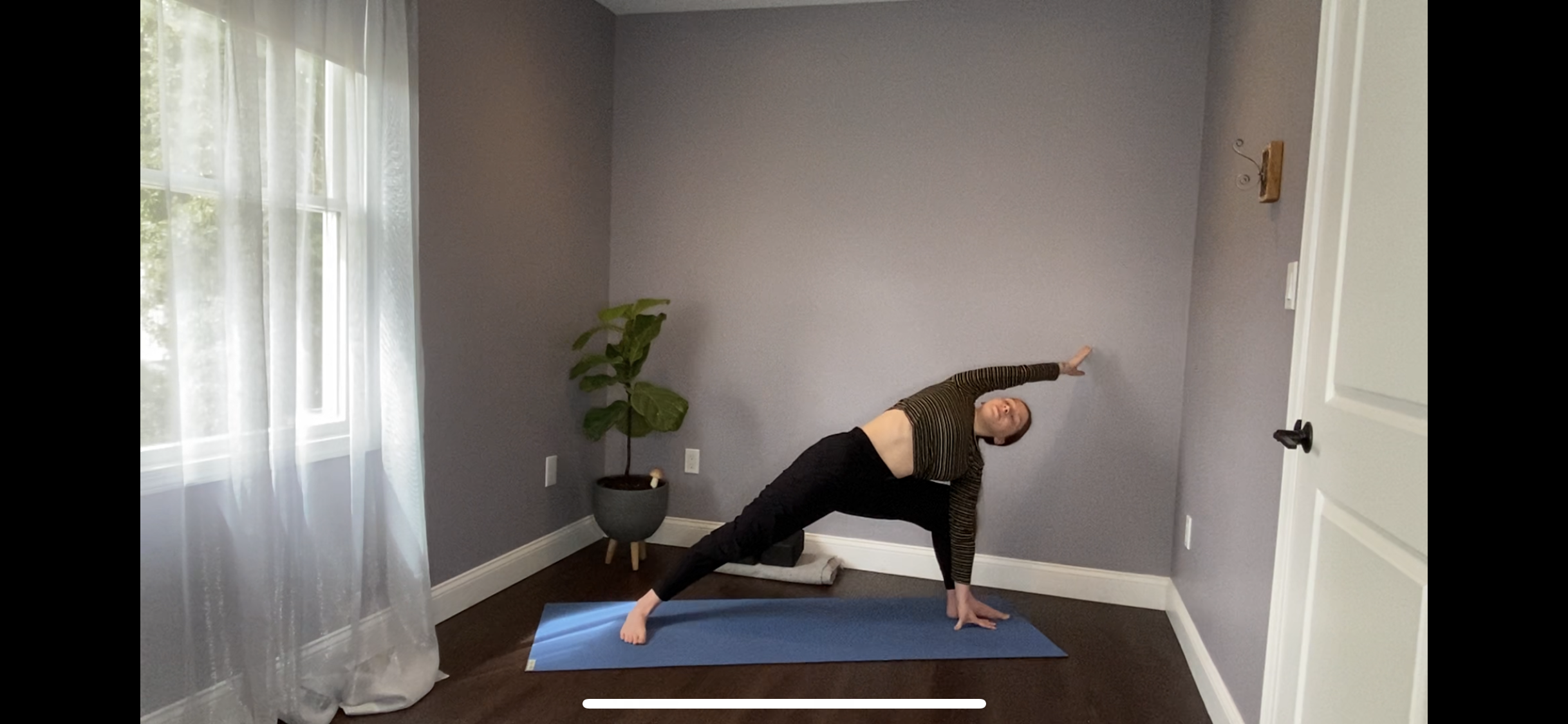 Realigning the Shoulders for an Open Heart: All Level Flow with Leslie
