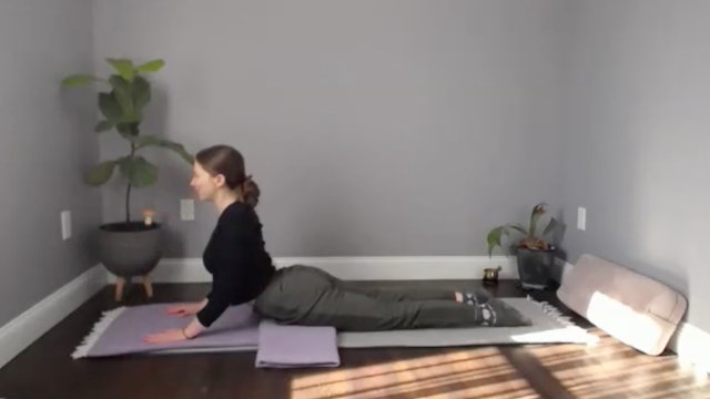 Restorative Yoga + Yoga Nidra to Replenish Energy Flow with Leslie 