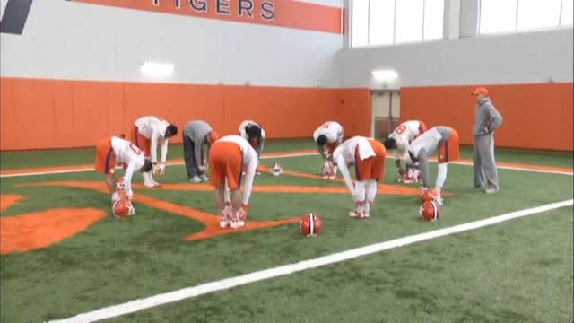 Clemson WR Stretching
