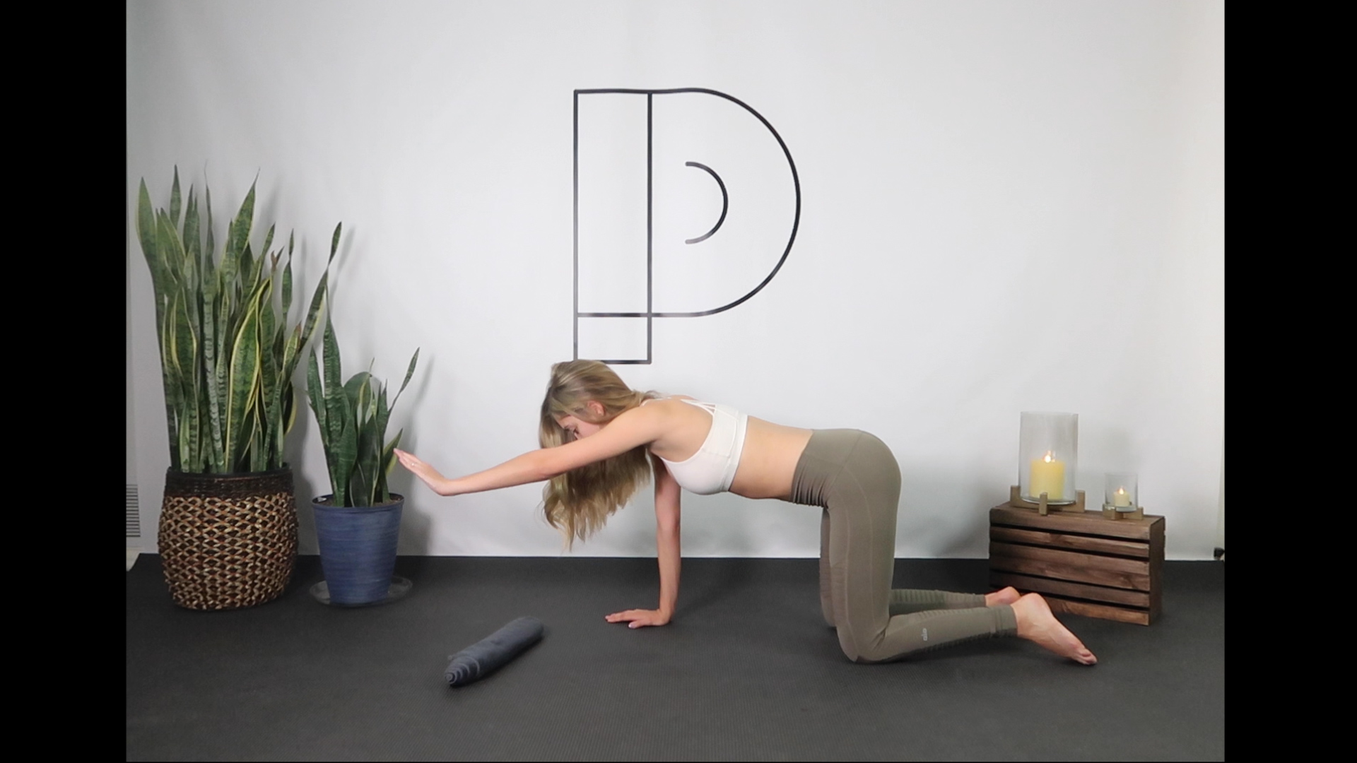 Pilates Back Level 1-2 (40 min) *Hand towel needed