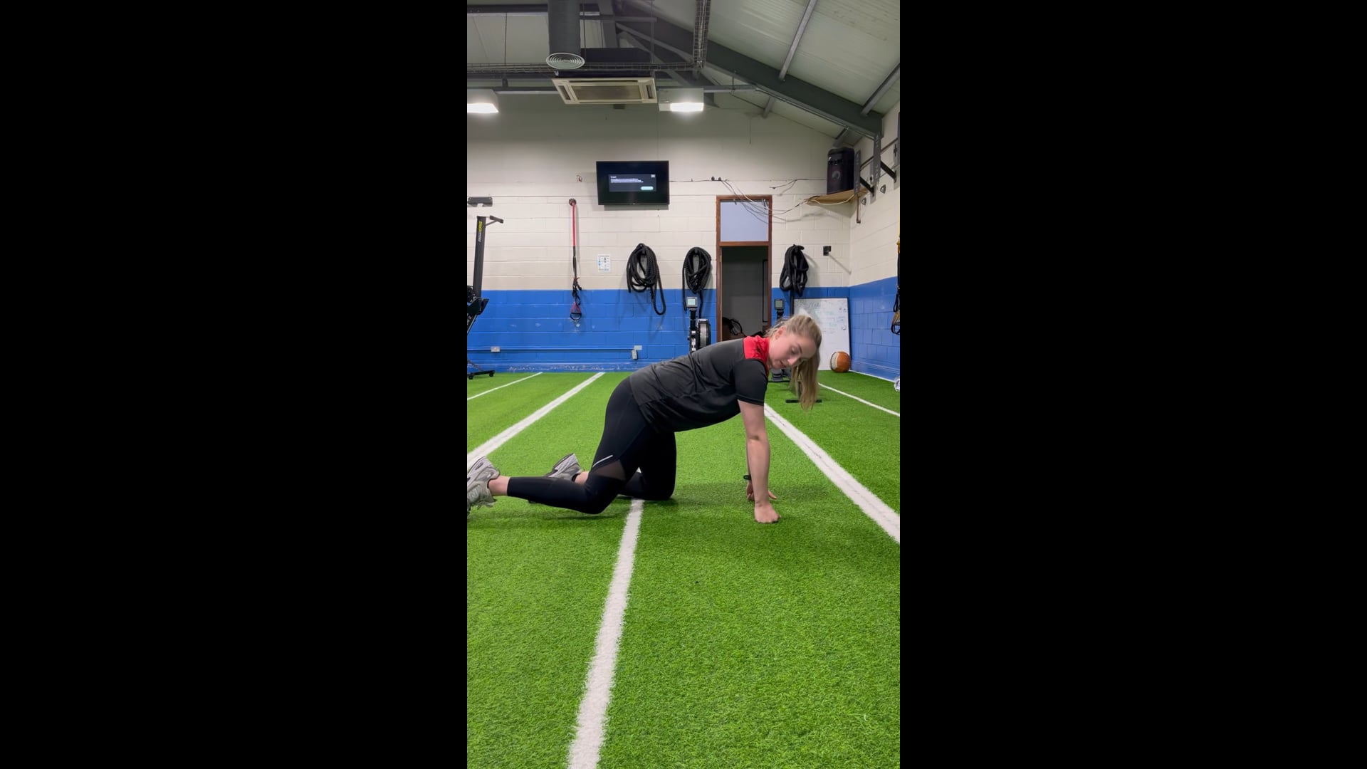 Shoulder taps on Knees