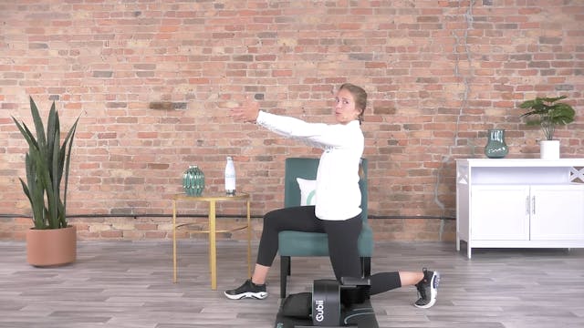 30-Min Cardio Yoga Fusion with Lindsey