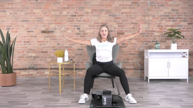 30-Min Cardio + Core with Lisa