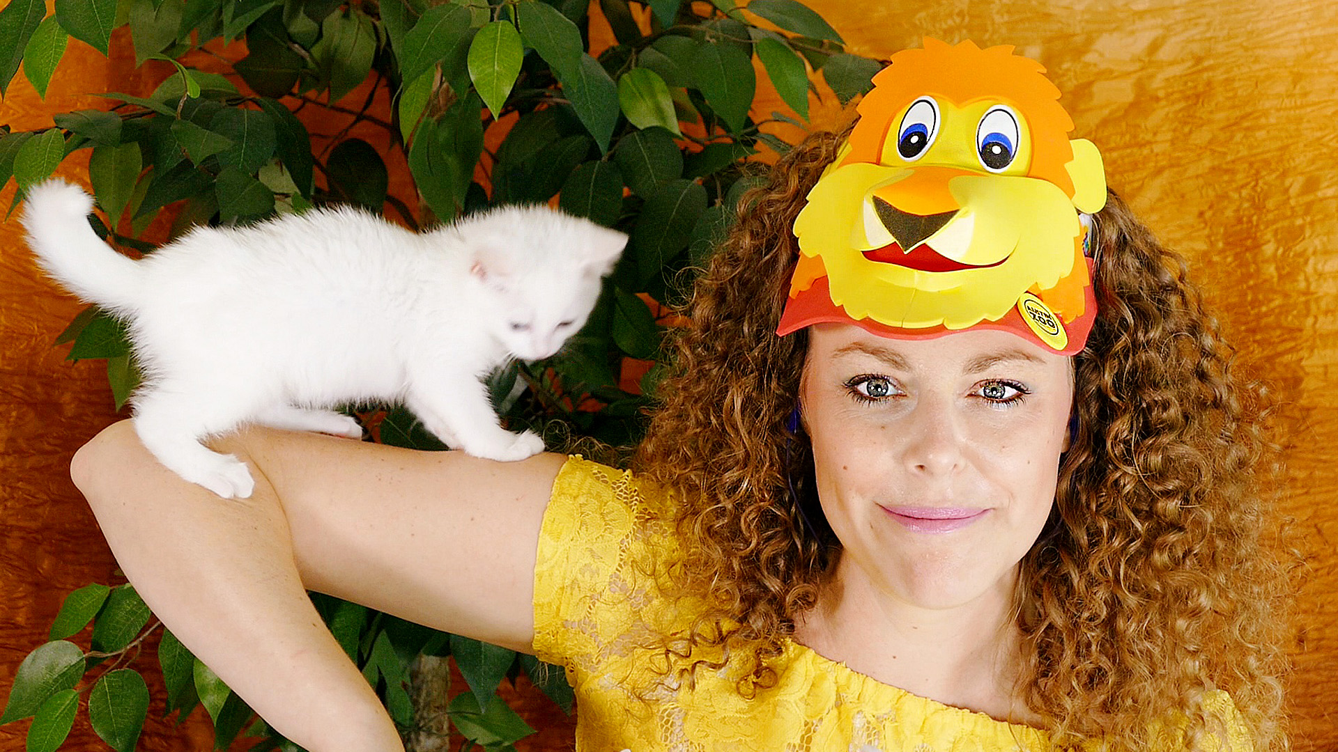 Adorable Zoo Roleplay Featuring Sophia & Corrina!