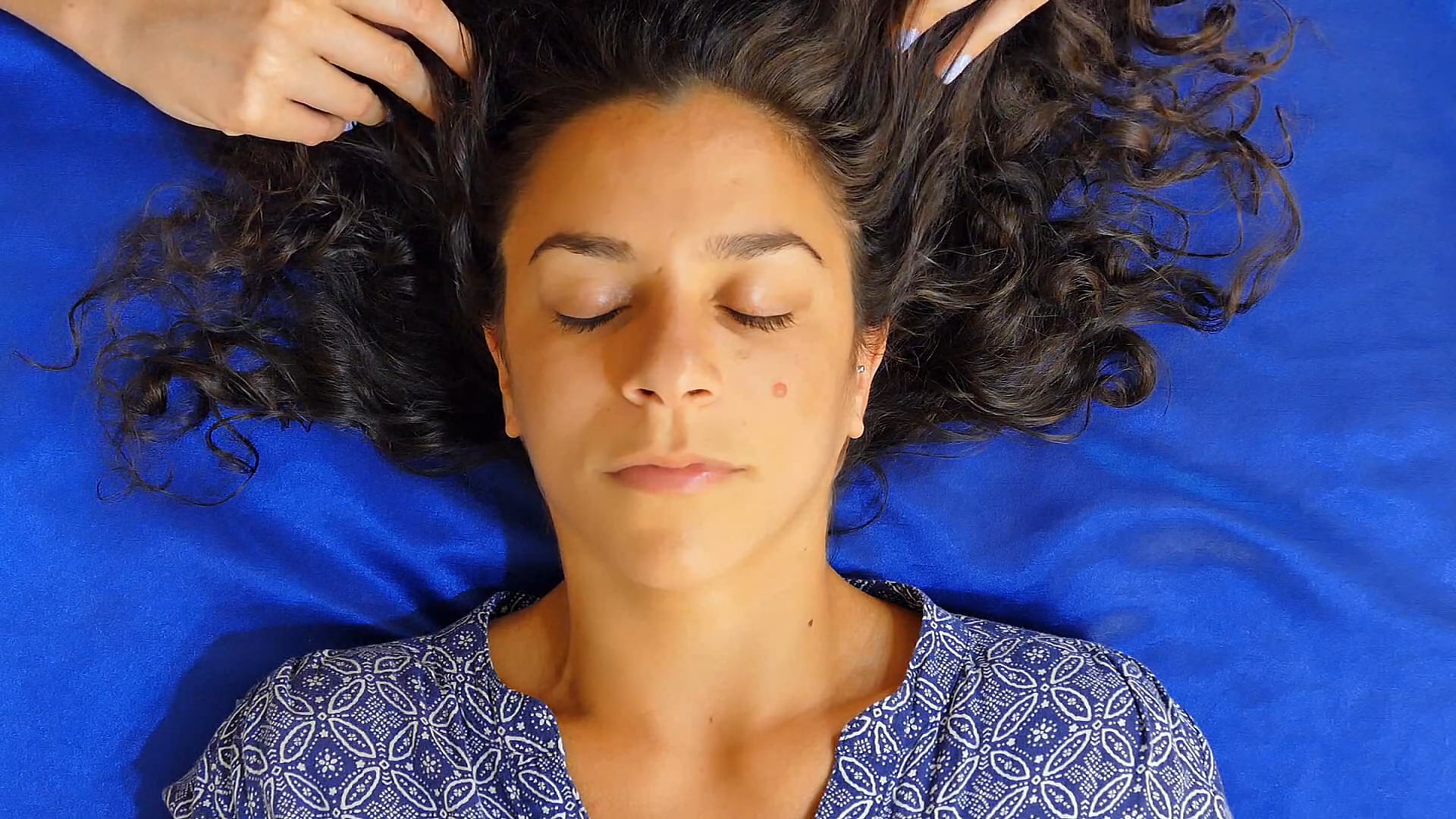 Tingly Scalp Massage for Sleep with Corrina & Jess