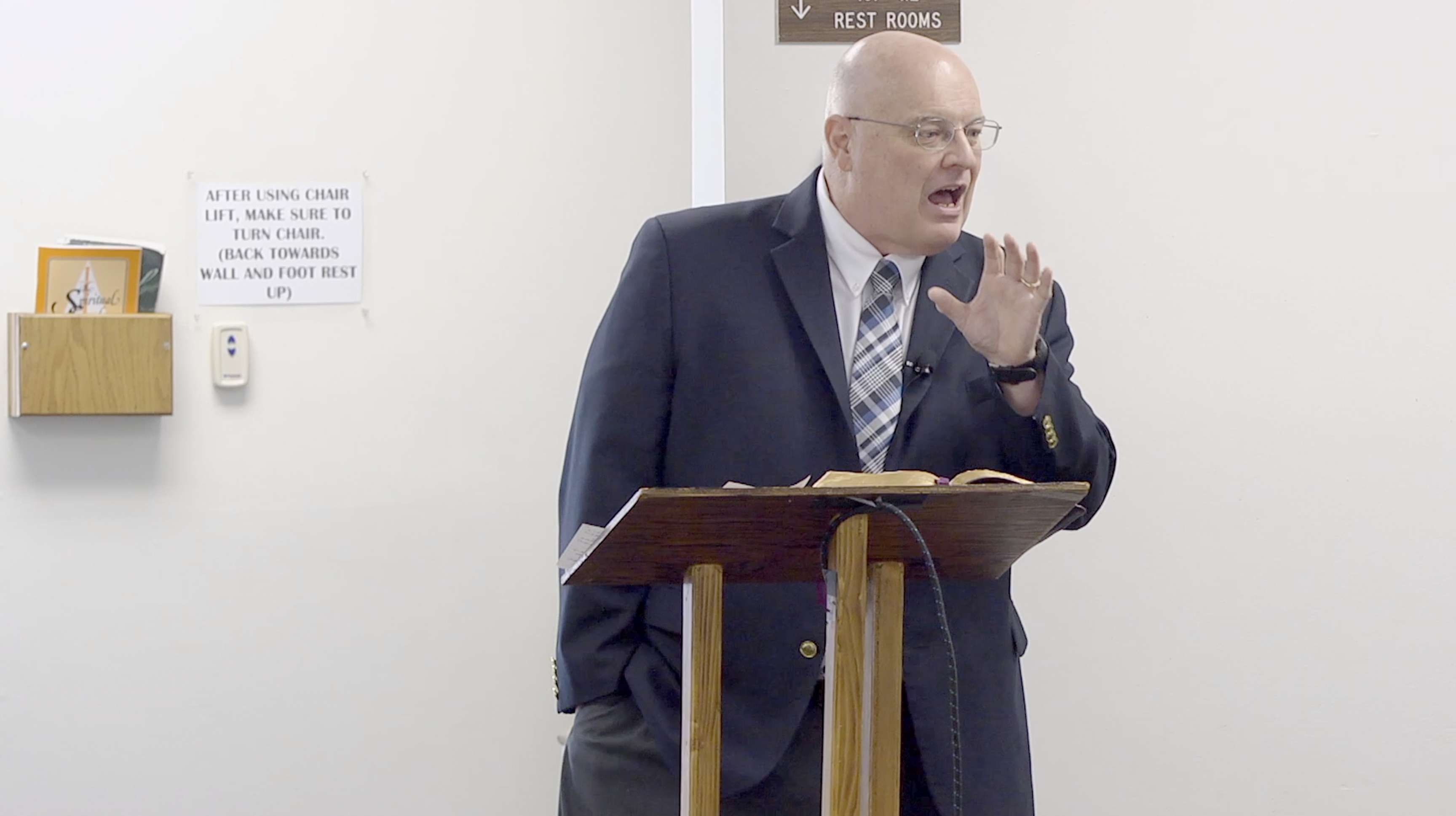 "Cheap Tricks" (Joshua 9) | Mike Vestal