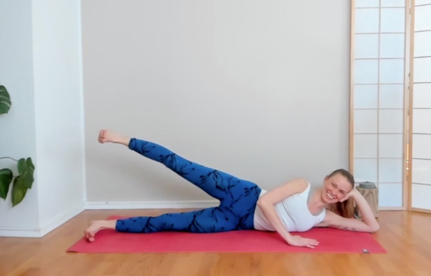 Strengthen your hips with Eva