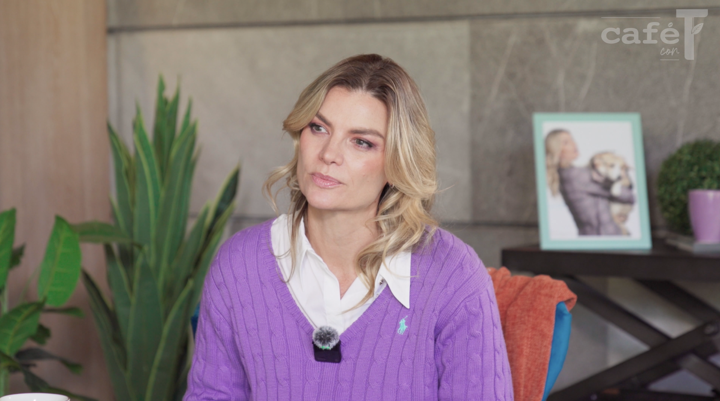 Cafe Con T - Realismo Magico