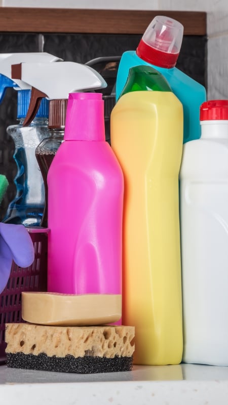 Are there toxic ingredients home cleaning products?