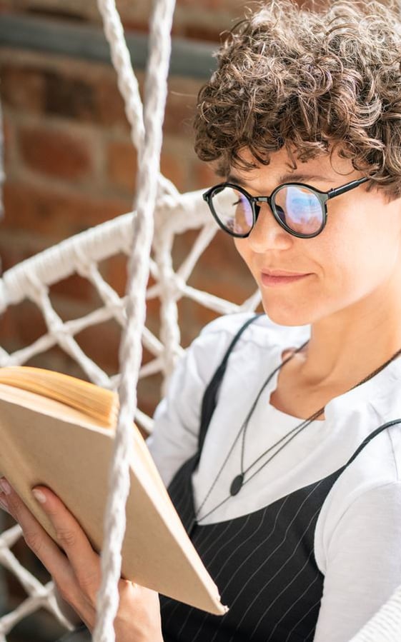 Why do we like to read biographies?