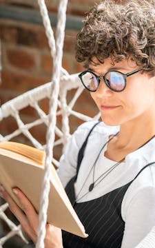 Why do we like to read biographies?