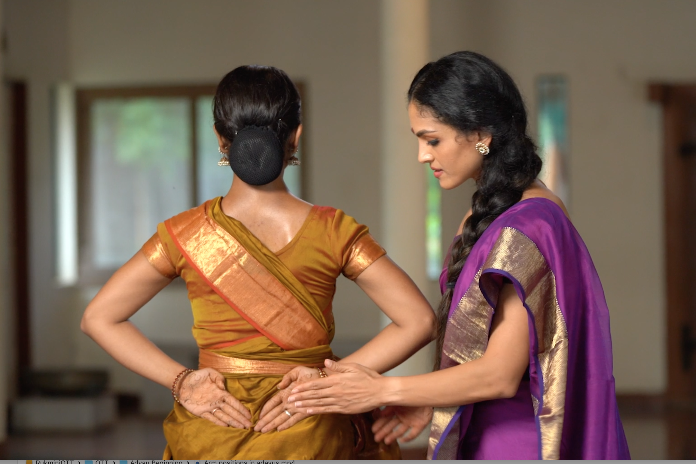 Arm positions in adavus