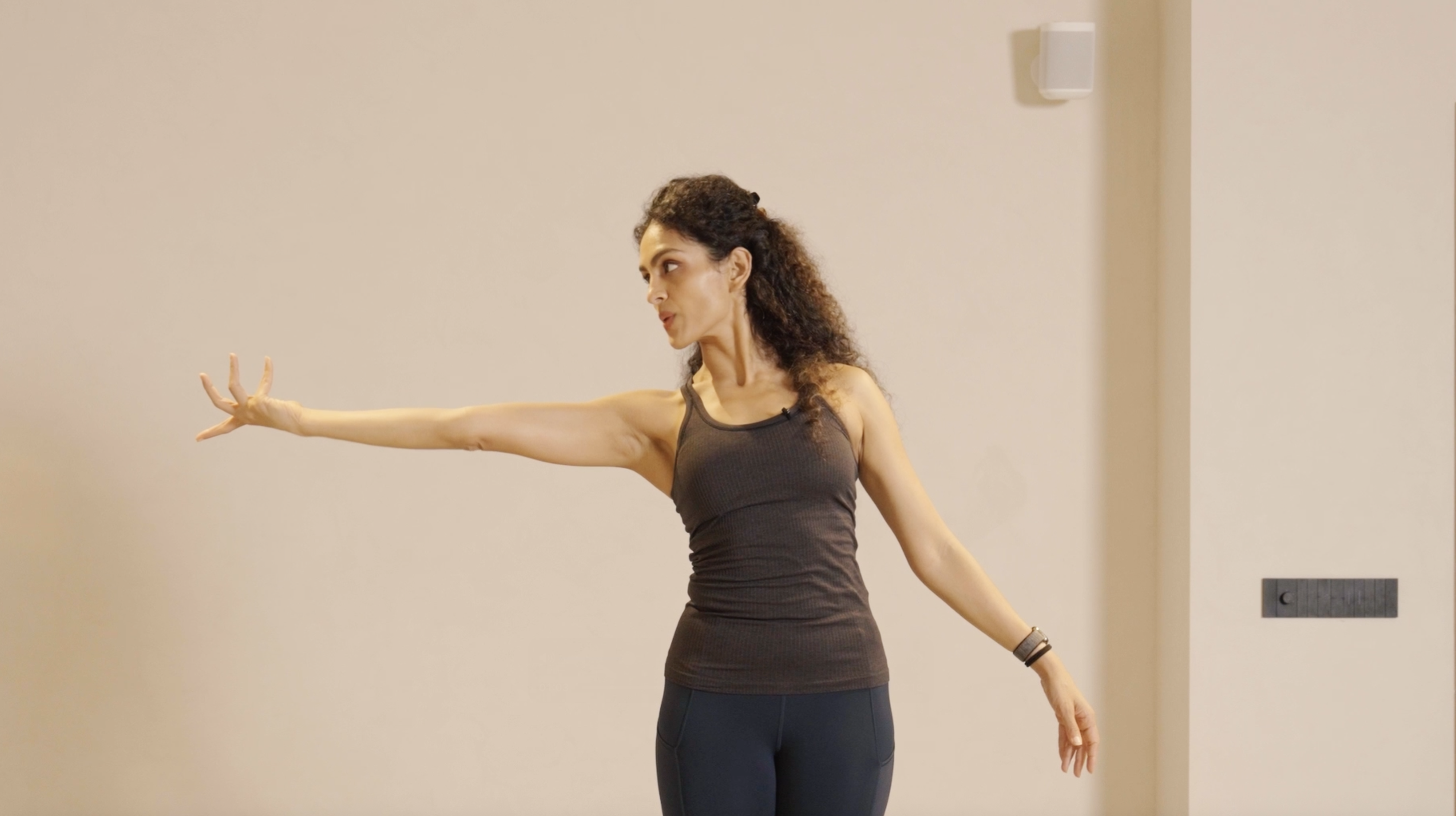 Circular arm movement: Up to Down