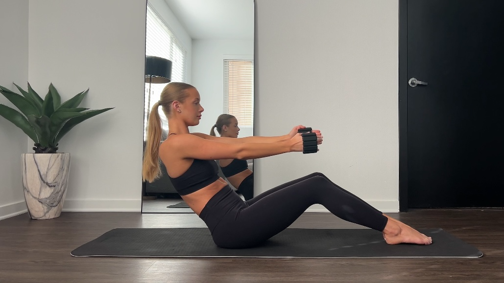 DAY 1 - PILATES CORE + ARMS