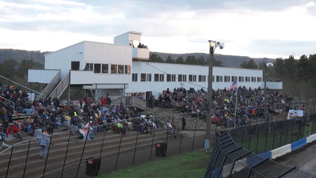 NLMS Heats Mississippi Thunder Speedw...