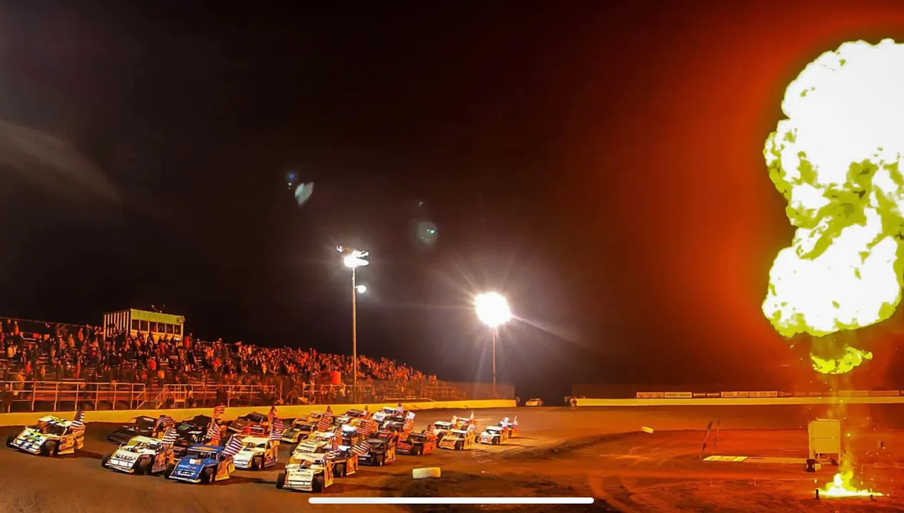 Exploded Racetrack RacinDirt