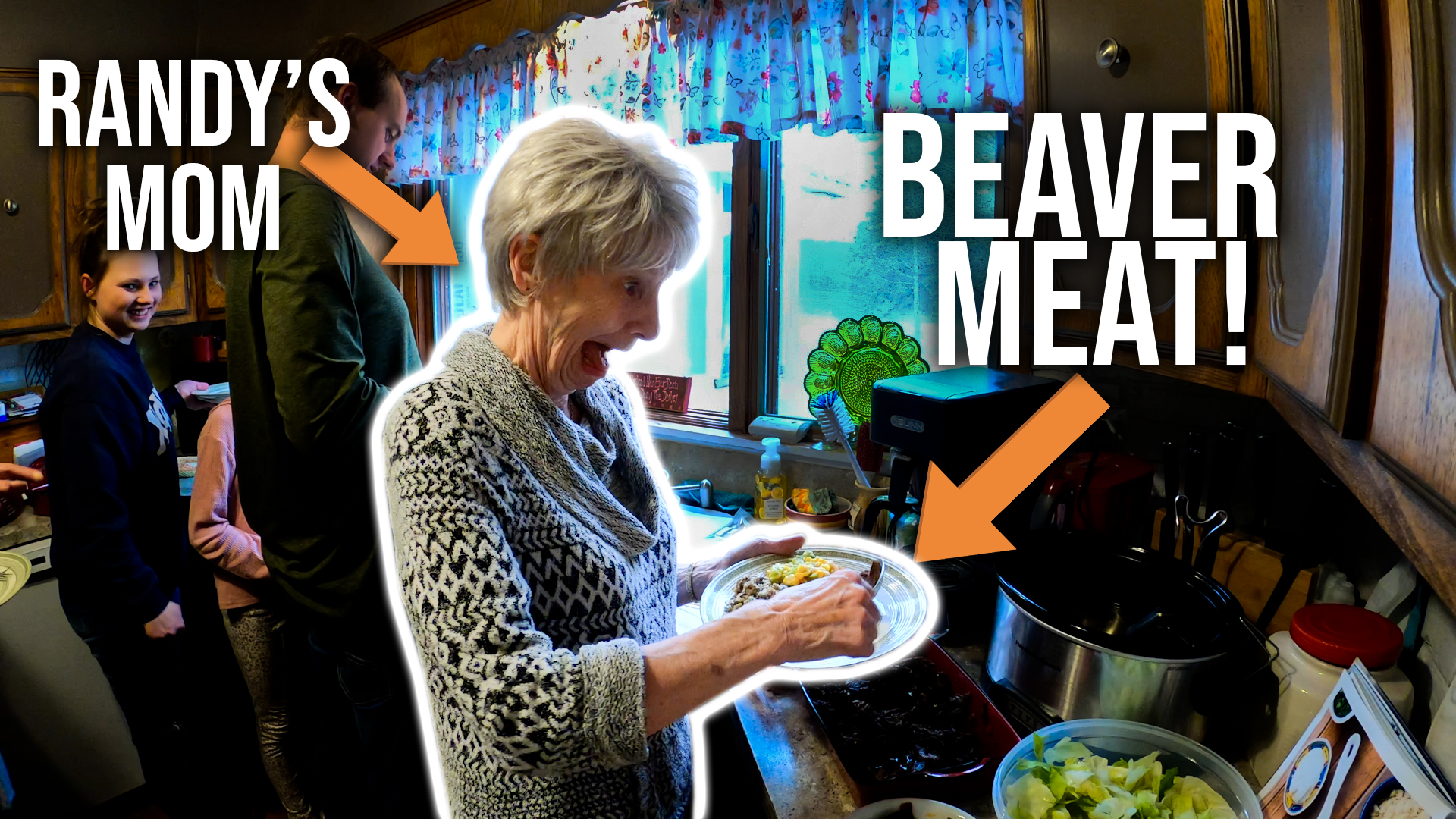 Skinning, Fleshing and EATING Beavers 