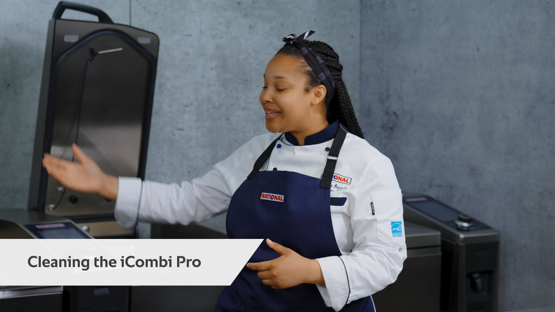 Cleaning the iCombi Pro