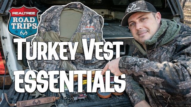 Tyler's Turkey Hunting Essentials | What's in the Vest? | Realtree Road Trips