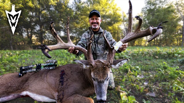 Monster 213” Iowa Buck With a Bow | O...