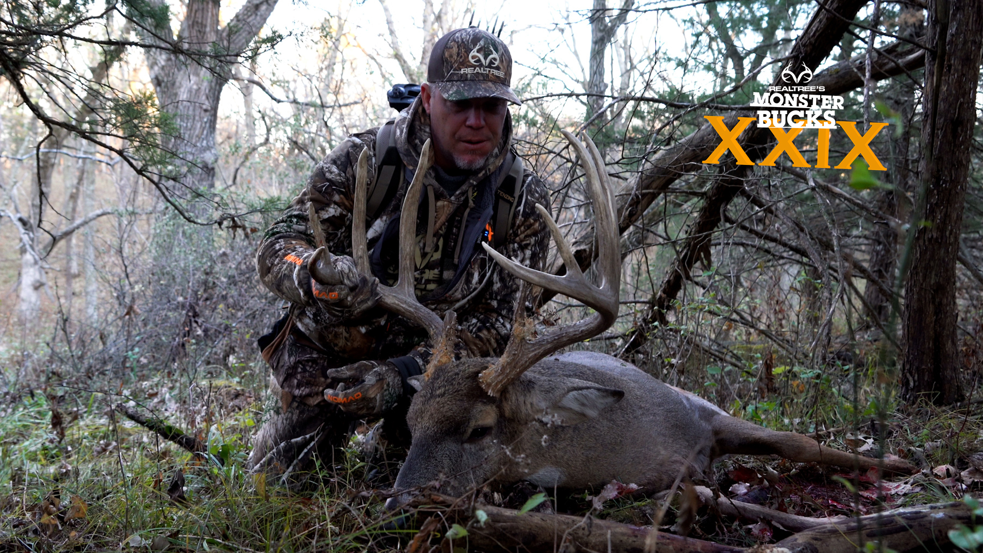 Chipper Jones Hunts a Giant Iowa Buck | Monster Bucks 2021